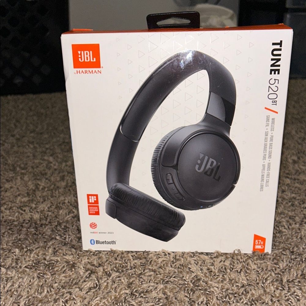 JBL Tune 520BT Bluetooth Headphones - Black